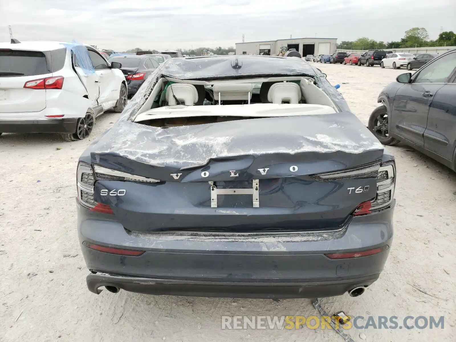 9 Photograph of a damaged car 7JRA22TK6KG010146 VOLVO S60 2019