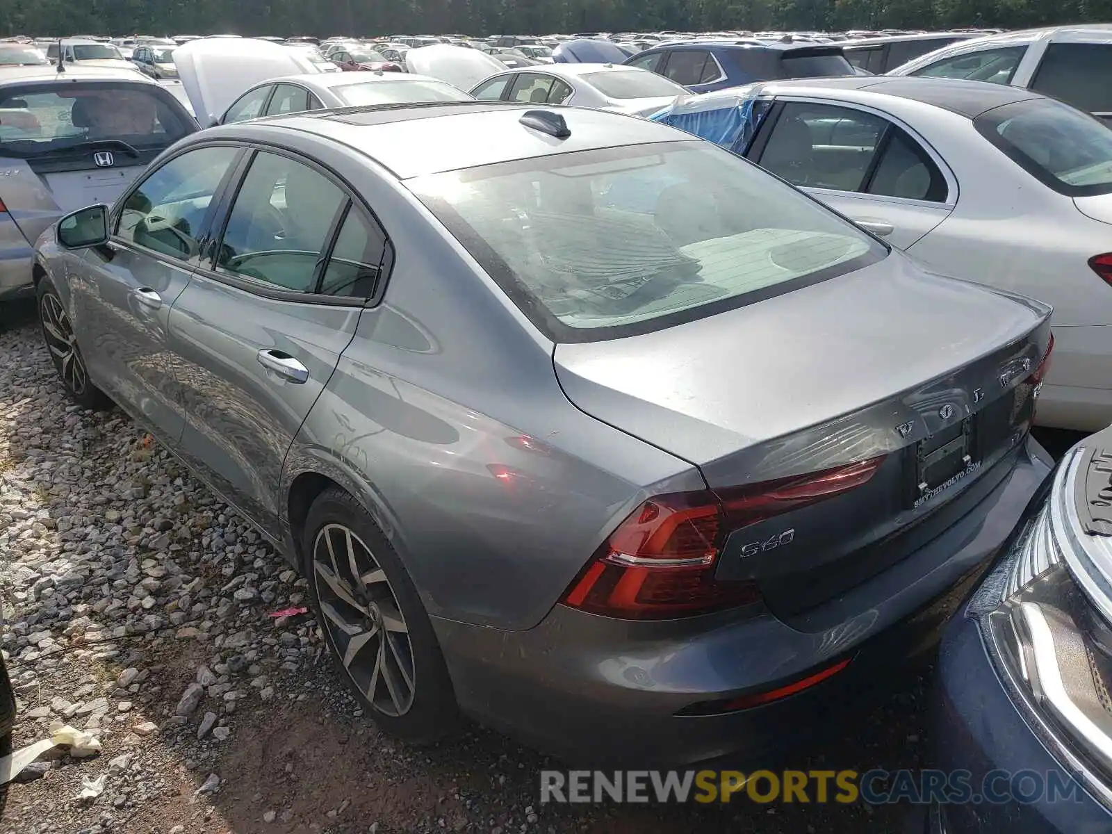 3 Фотография поврежденного автомобиля 7JRA22TK6KG017369 VOLVO S60 2019