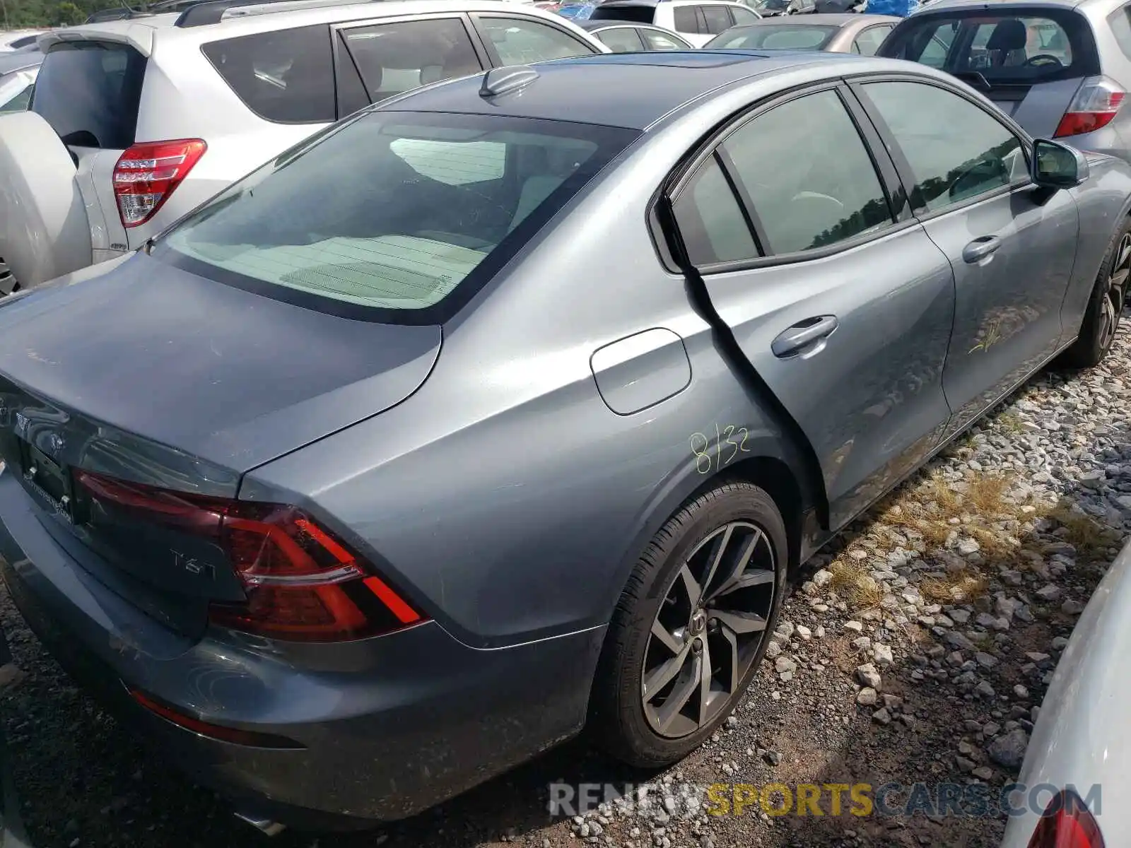 4 Фотография поврежденного автомобиля 7JRA22TK6KG017369 VOLVO S60 2019