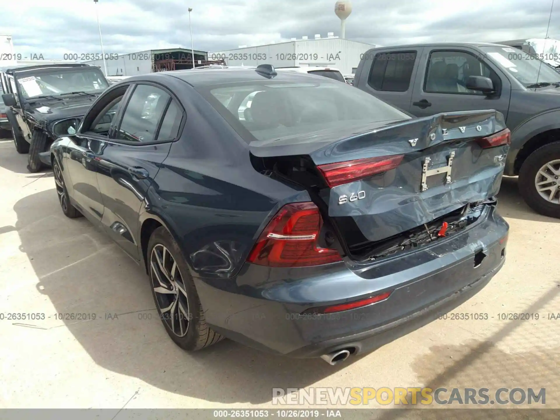 3 Фотография поврежденного автомобиля 7JRA22TK7KG014996 VOLVO S60 2019