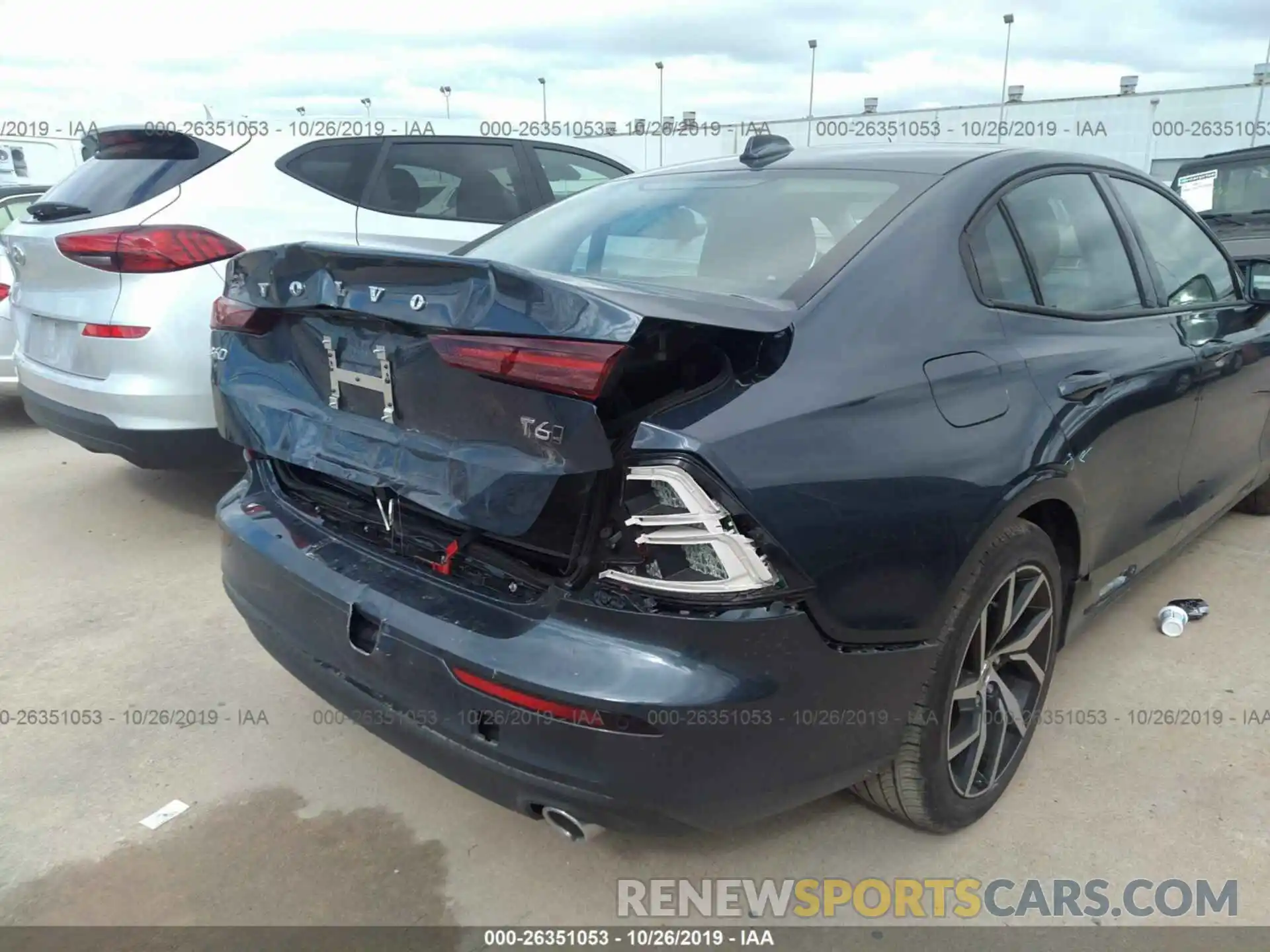 6 Photograph of a damaged car 7JRA22TK7KG014996 VOLVO S60 2019