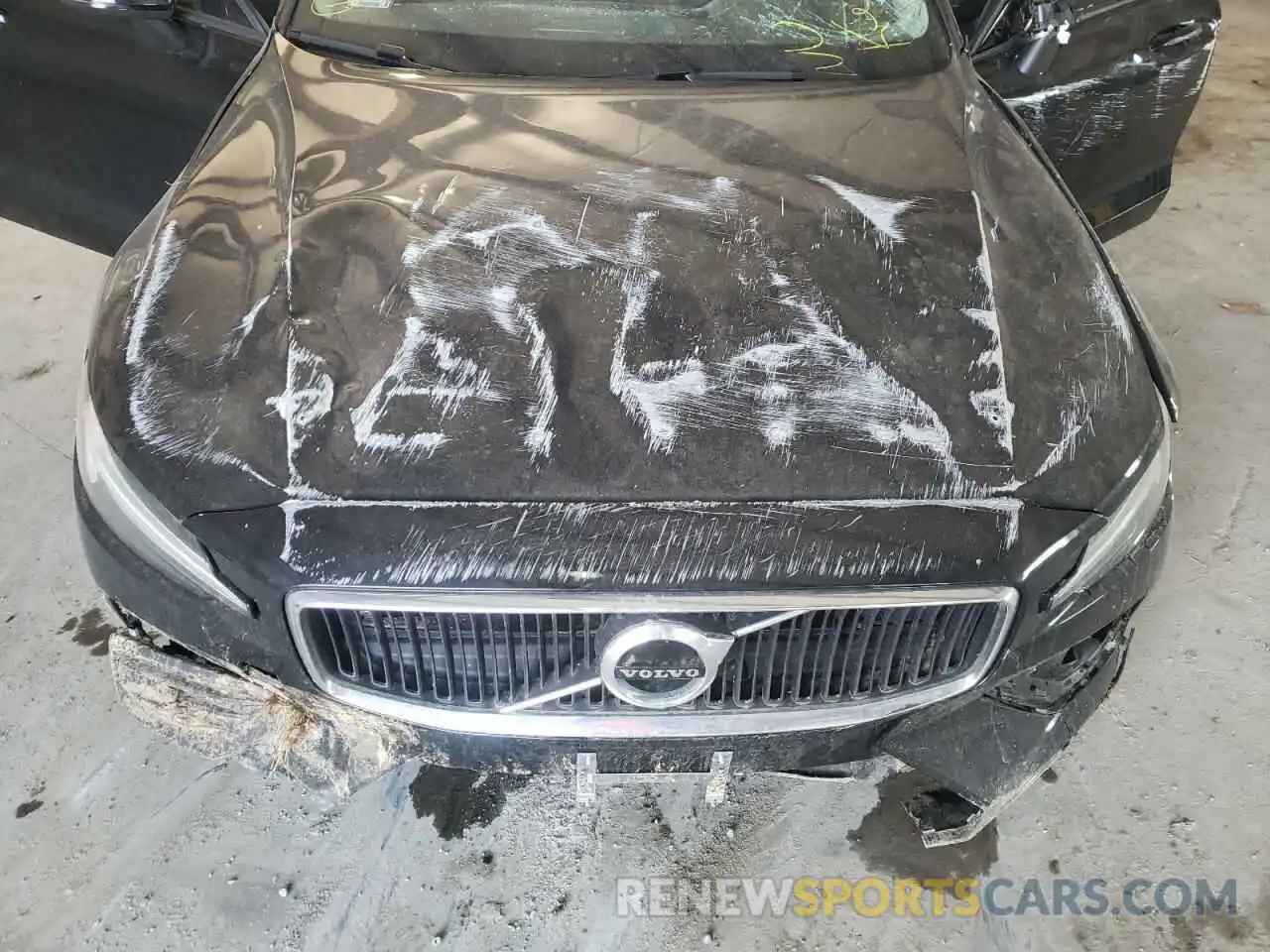 7 Photograph of a damaged car 7JRA22TK7KG016702 VOLVO S60 2019