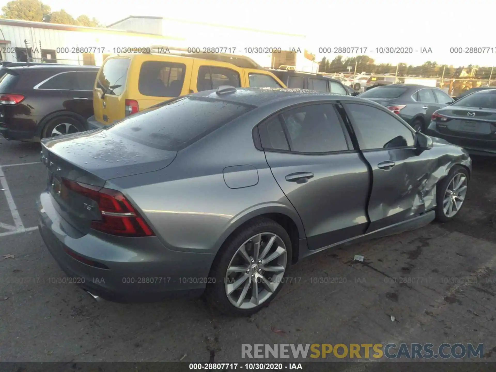 4 Photograph of a damaged car 7JRA22TK8KG002856 VOLVO S60 2019