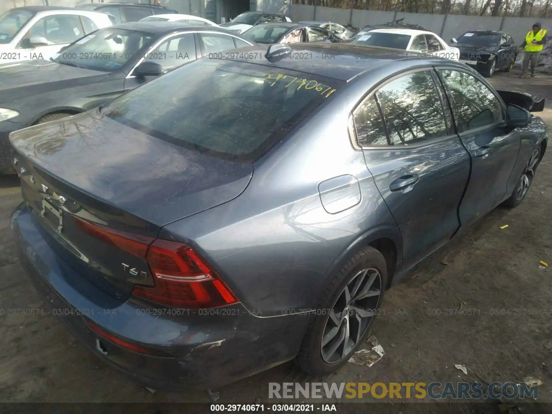 4 Фотография поврежденного автомобиля 7JRA22TK8KG003358 VOLVO S60 2019