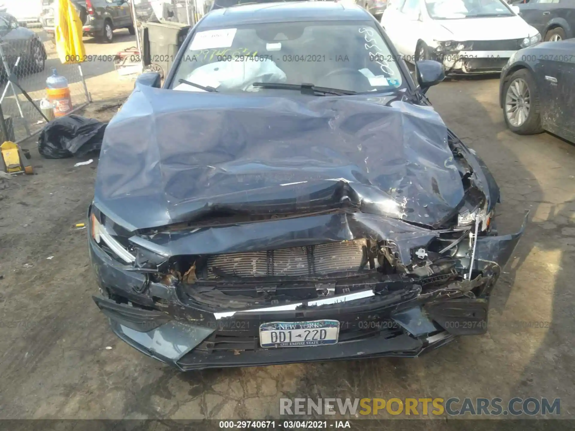 6 Photograph of a damaged car 7JRA22TK8KG003358 VOLVO S60 2019