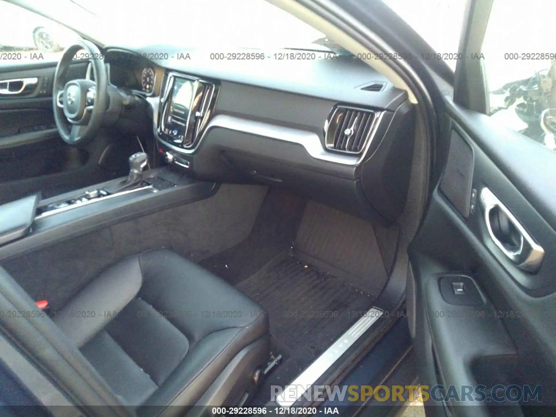 5 Фотография поврежденного автомобиля 7JRA22TK8KG003795 VOLVO S60 2019