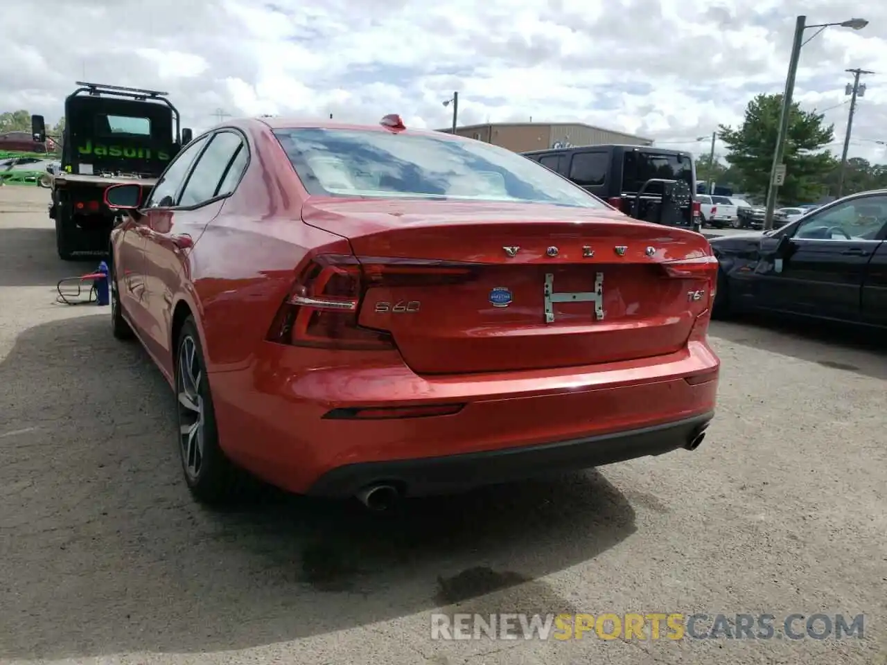 3 Photograph of a damaged car 7JRA22TK8KG005028 VOLVO S60 2019