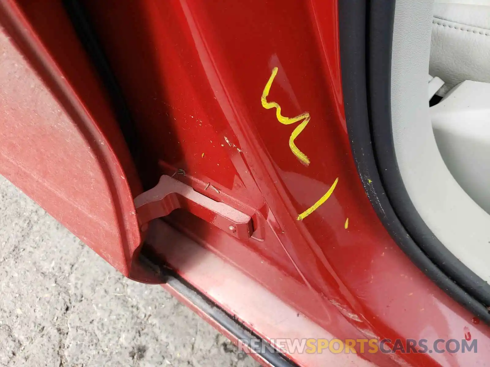 9 Photograph of a damaged car 7JRA22TK8KG005028 VOLVO S60 2019