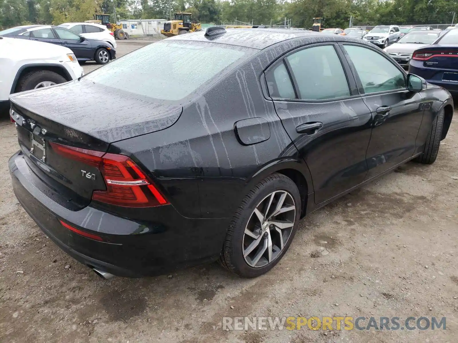 4 Photograph of a damaged car 7JRA22TK8KG005272 VOLVO S60 2019