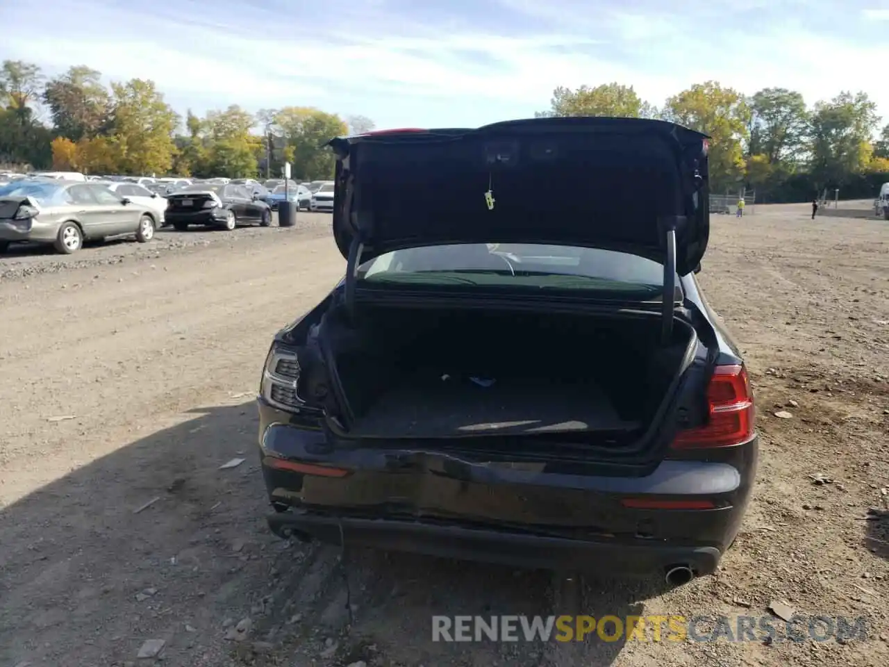 9 Photograph of a damaged car 7JRA22TK8KG014019 VOLVO S60 2019