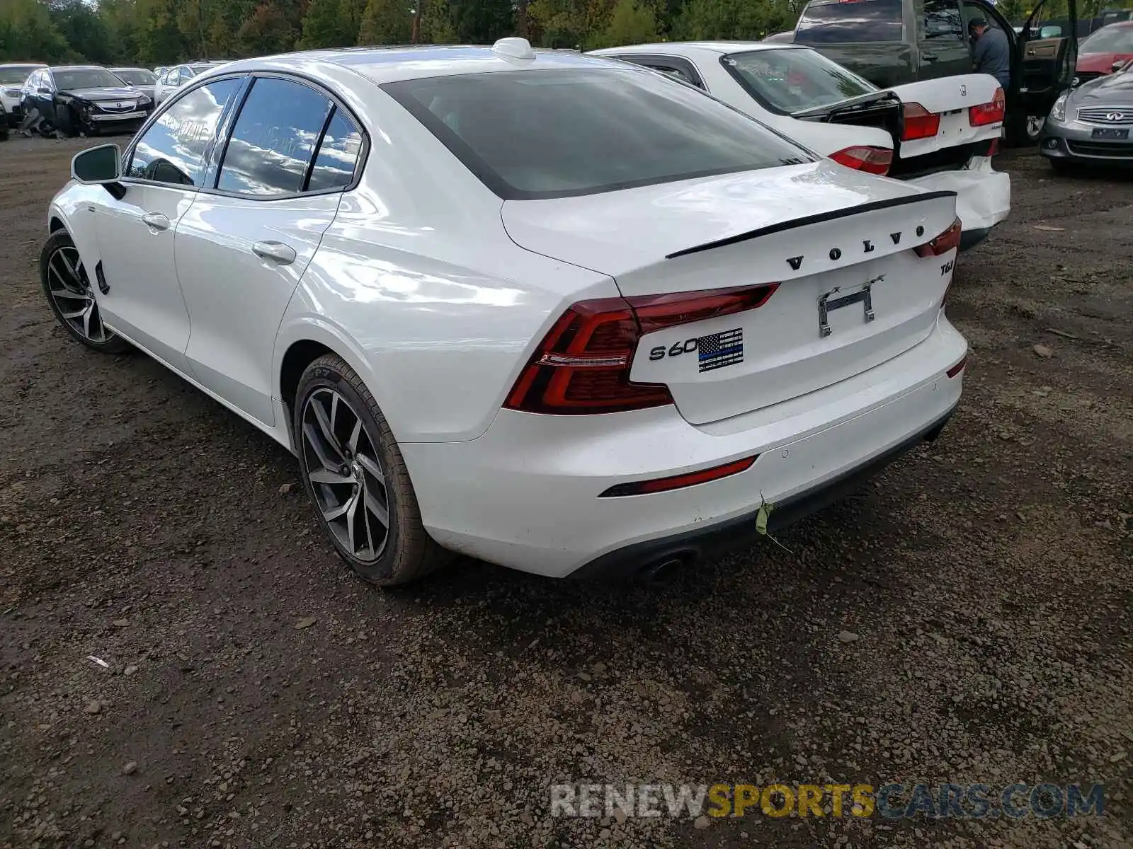 3 Photograph of a damaged car 7JRA22TK8KG015249 VOLVO S60 2019