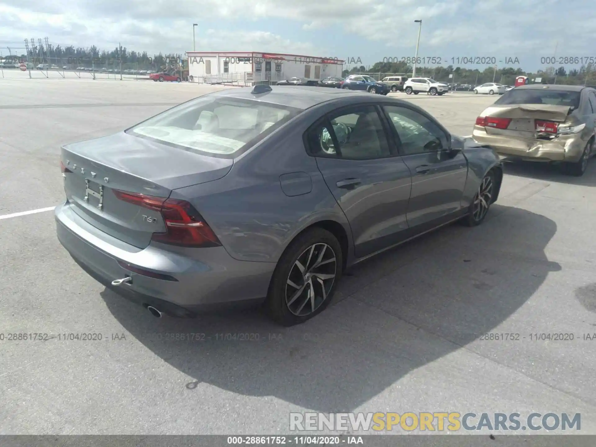 4 Photograph of a damaged car 7JRA22TK9KG002042 VOLVO S60 2019