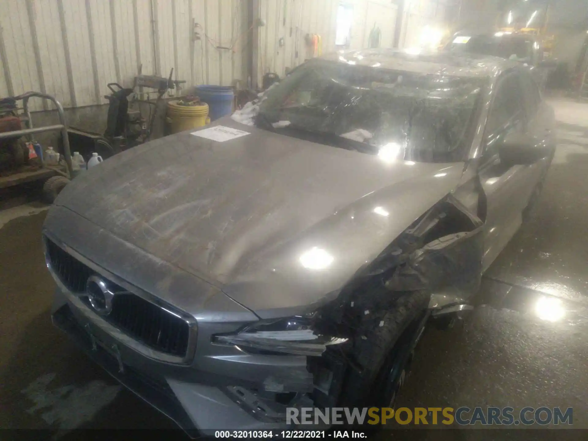 6 Photograph of a damaged car 7JRA22TK9KG004809 VOLVO S60 2019