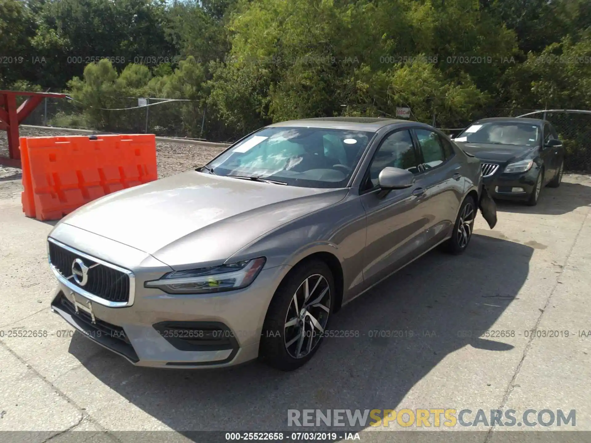 2 Photograph of a damaged car 7JRA22TK9KG011260 VOLVO S60 2019