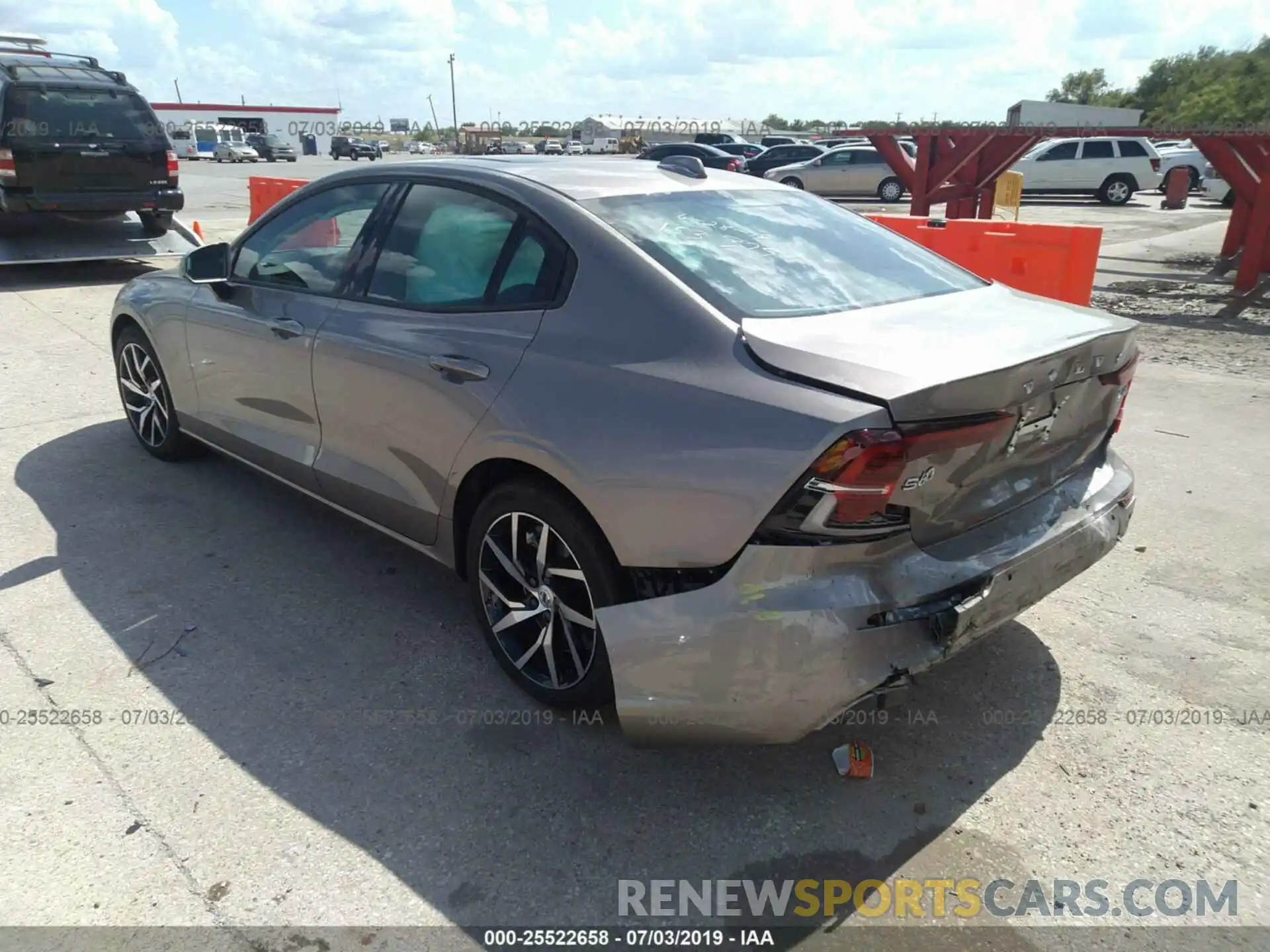 3 Photograph of a damaged car 7JRA22TK9KG011260 VOLVO S60 2019