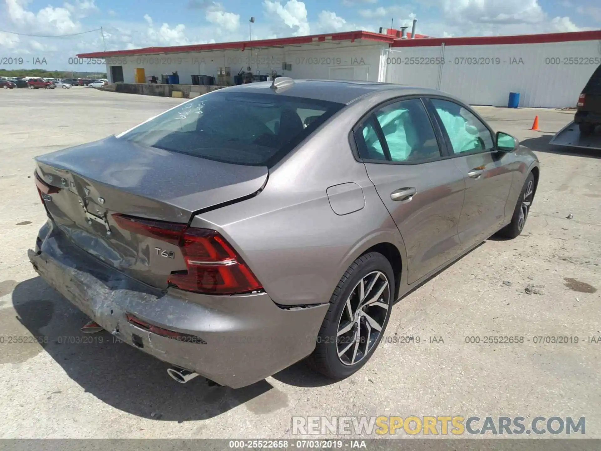 4 Photograph of a damaged car 7JRA22TK9KG011260 VOLVO S60 2019