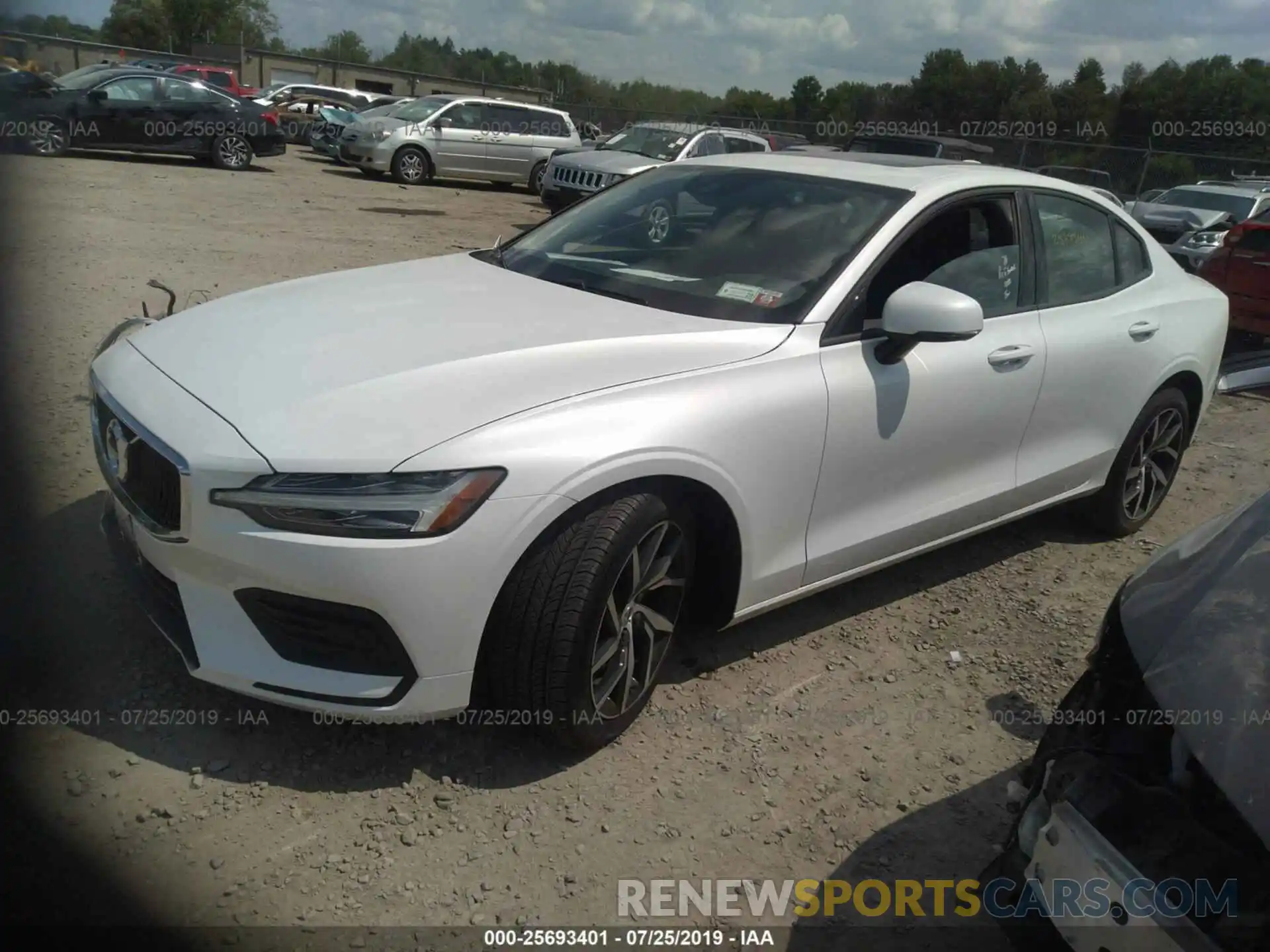 2 Photograph of a damaged car 7JRA22TK9KG017978 VOLVO S60 2019