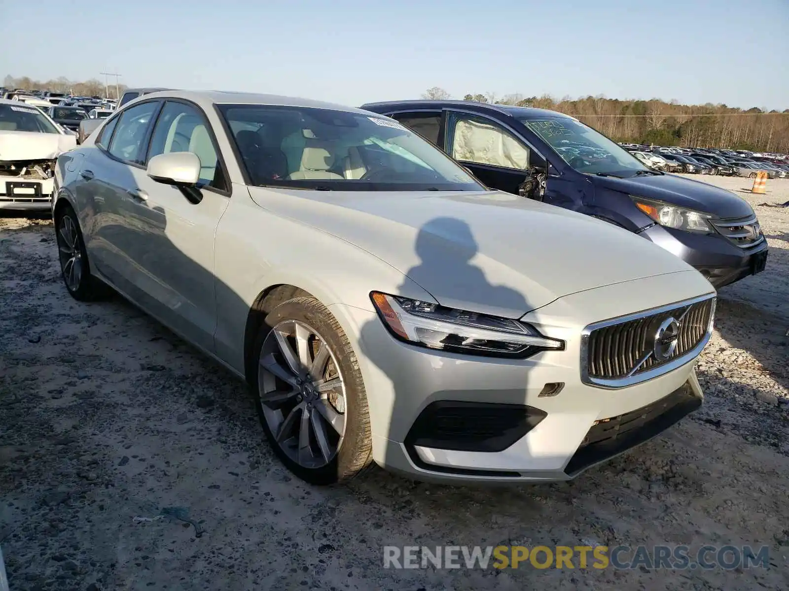 1 Photograph of a damaged car 7JRA22TKXKG002440 VOLVO S60 2019