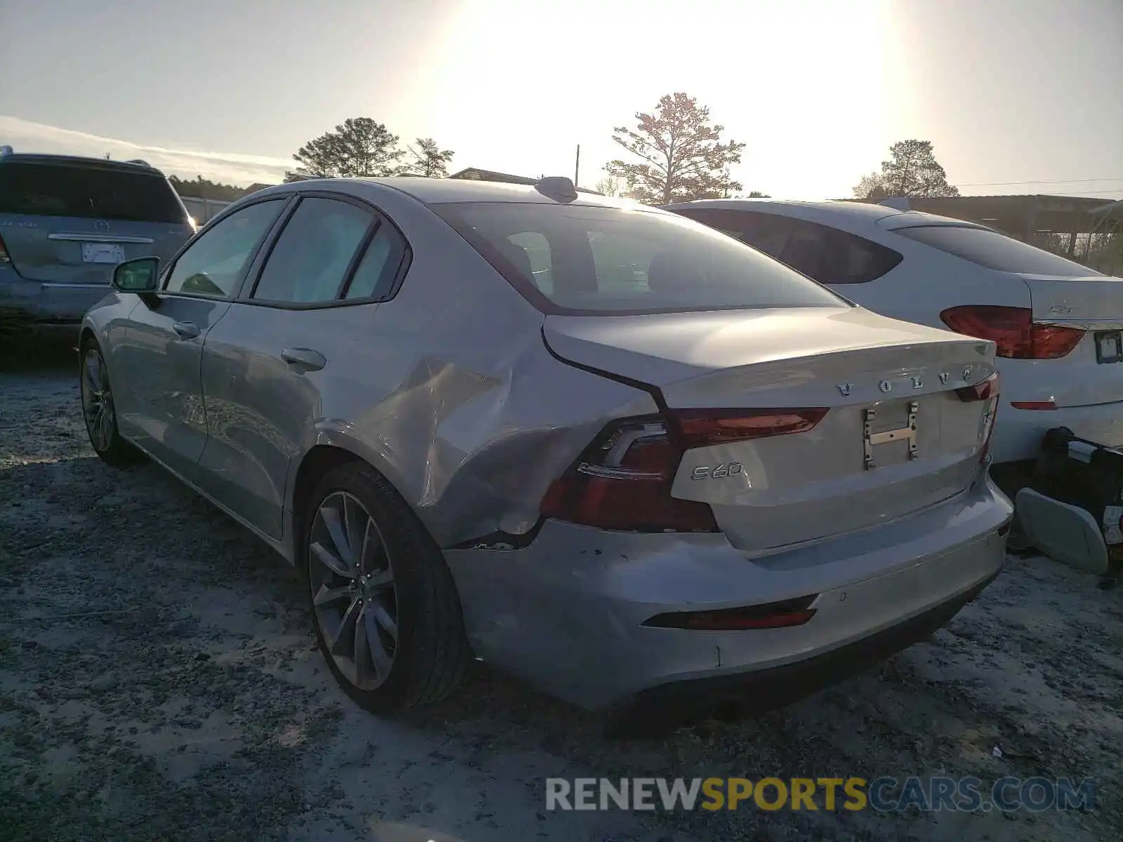 3 Photograph of a damaged car 7JRA22TKXKG002440 VOLVO S60 2019