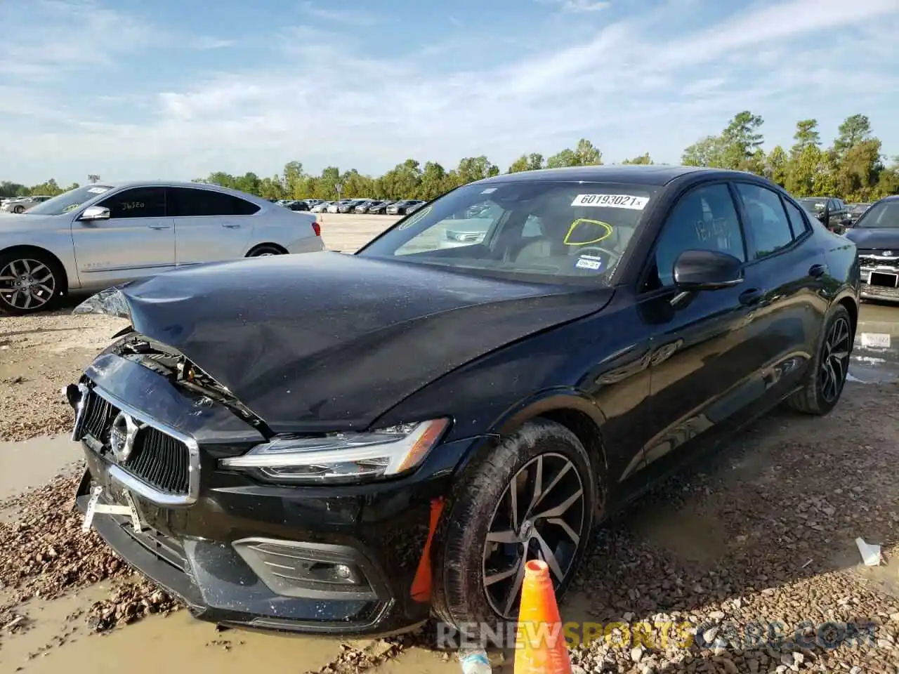 2 Photograph of a damaged car 7JRA22TKXKG004351 VOLVO S60 2019