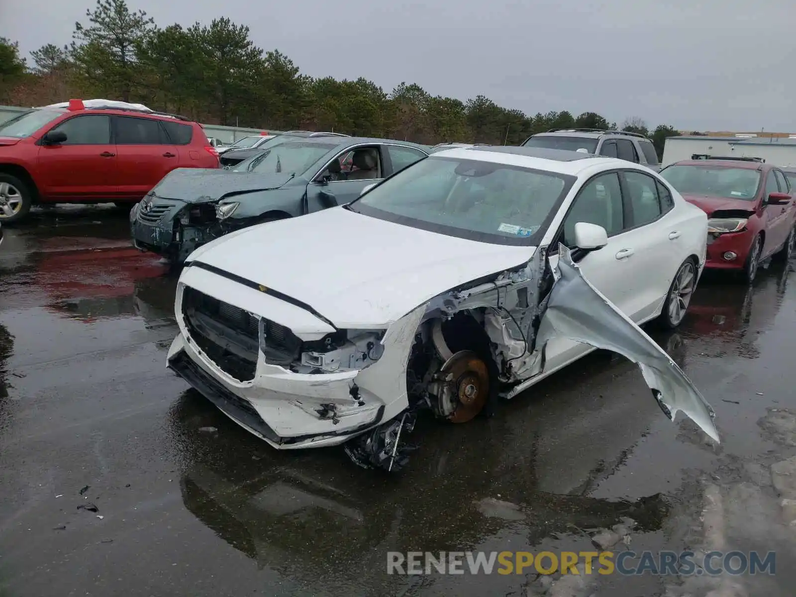 2 Photograph of a damaged car 7JRA22TKXKG007797 VOLVO S60 2019