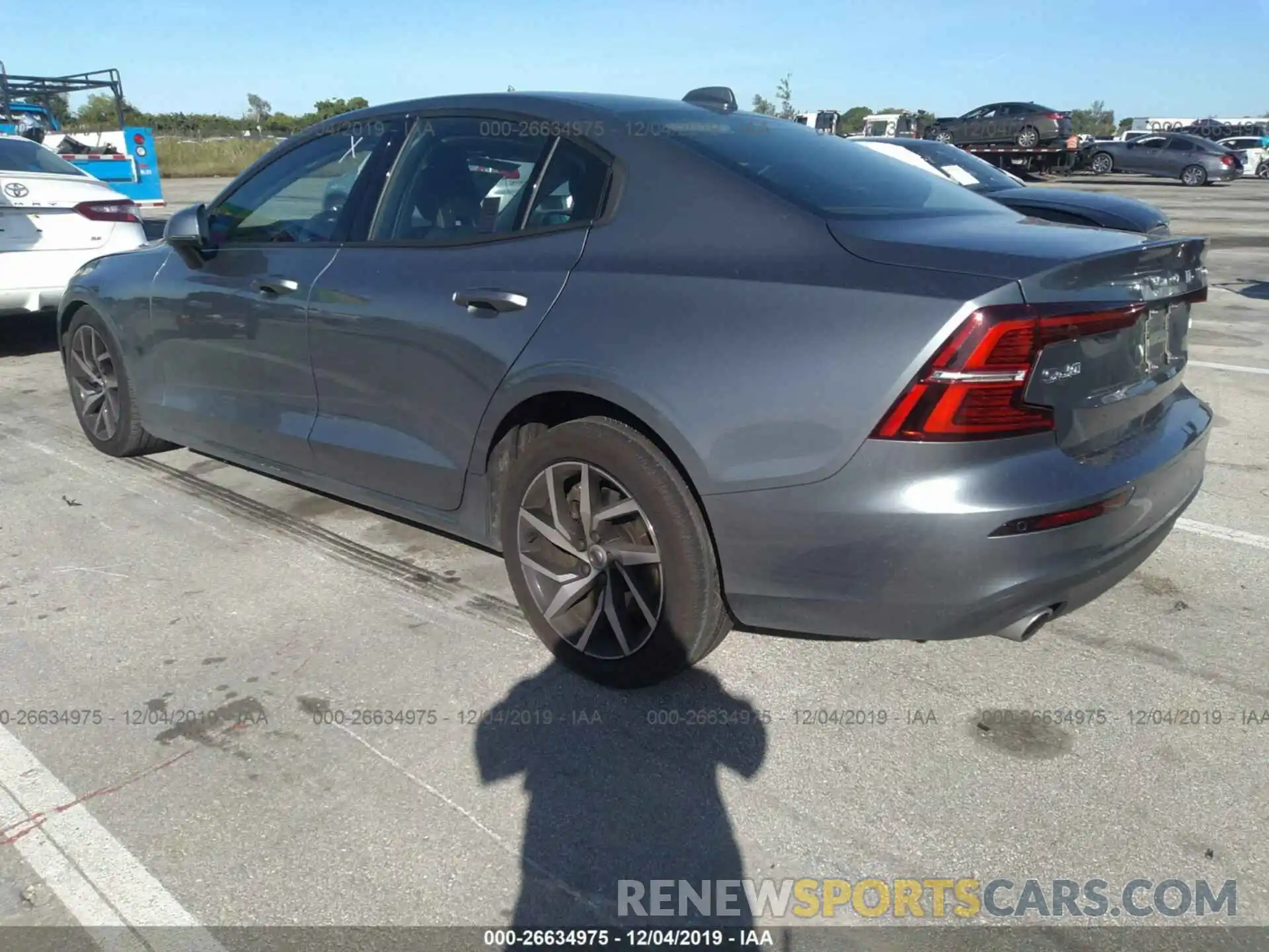 3 Photograph of a damaged car 7JRA22TKXKG010344 VOLVO S60 2019