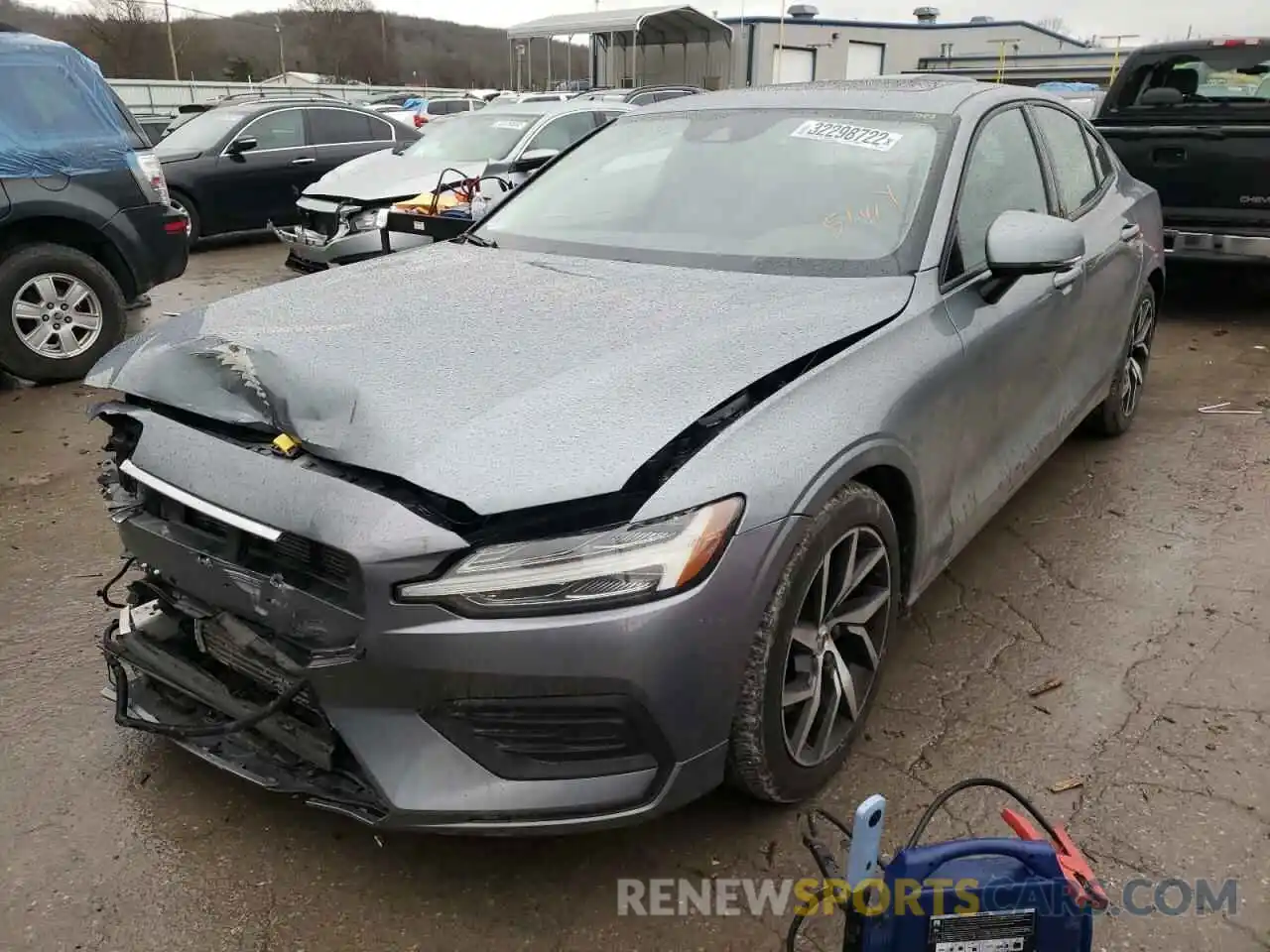 2 Photograph of a damaged car 7JRA22TKXKG015141 VOLVO S60 2019