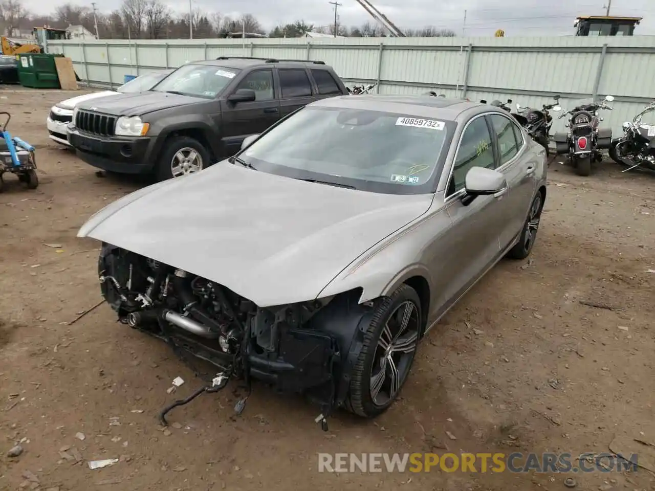 2 Photograph of a damaged car 7JRA22TL0KG005288 VOLVO S60 2019