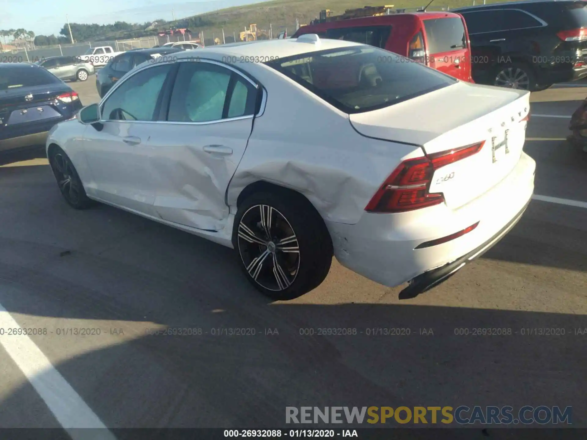 3 Photograph of a damaged car 7JRA22TL0KG010054 VOLVO S60 2019