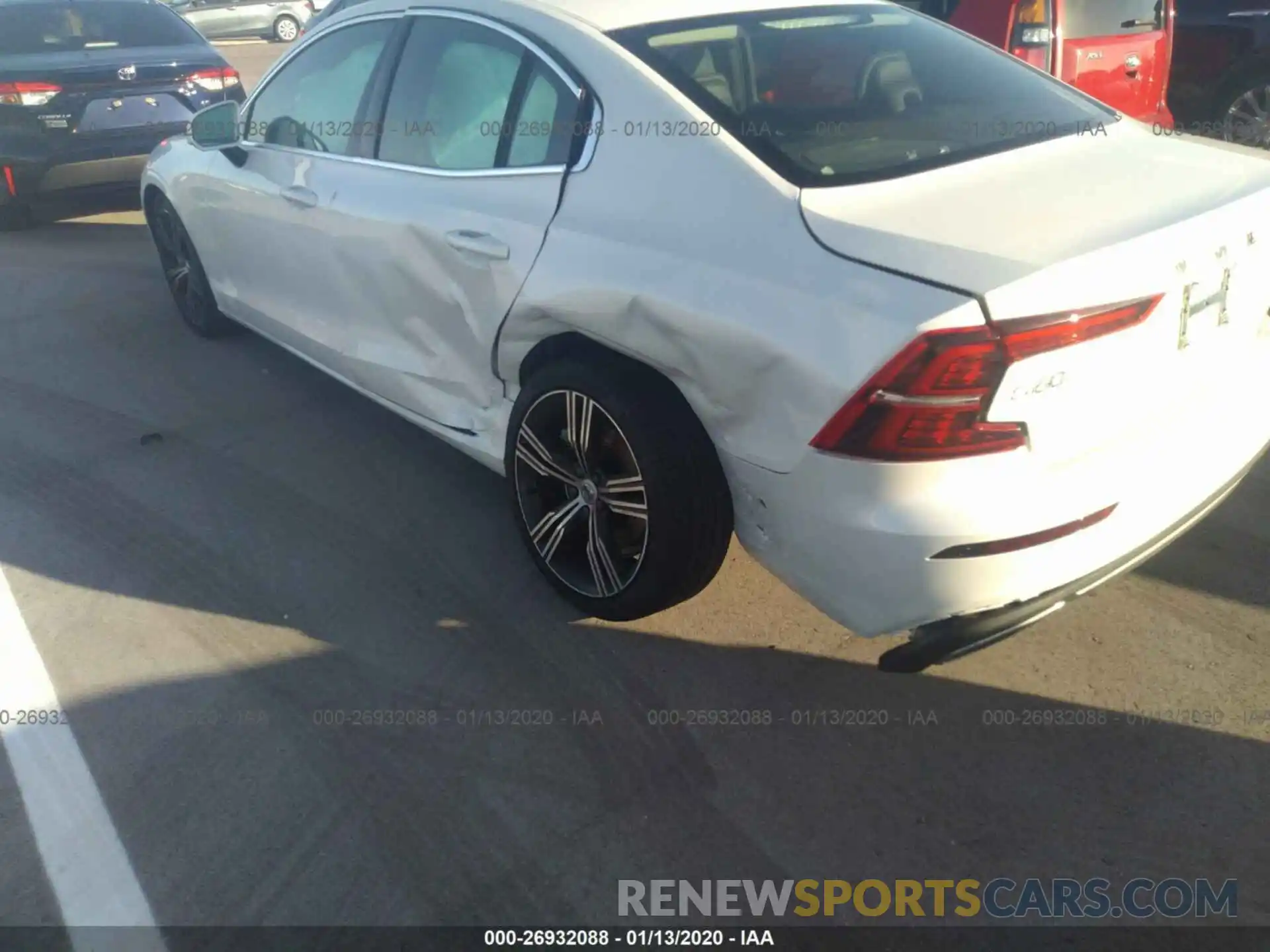 6 Photograph of a damaged car 7JRA22TL0KG010054 VOLVO S60 2019