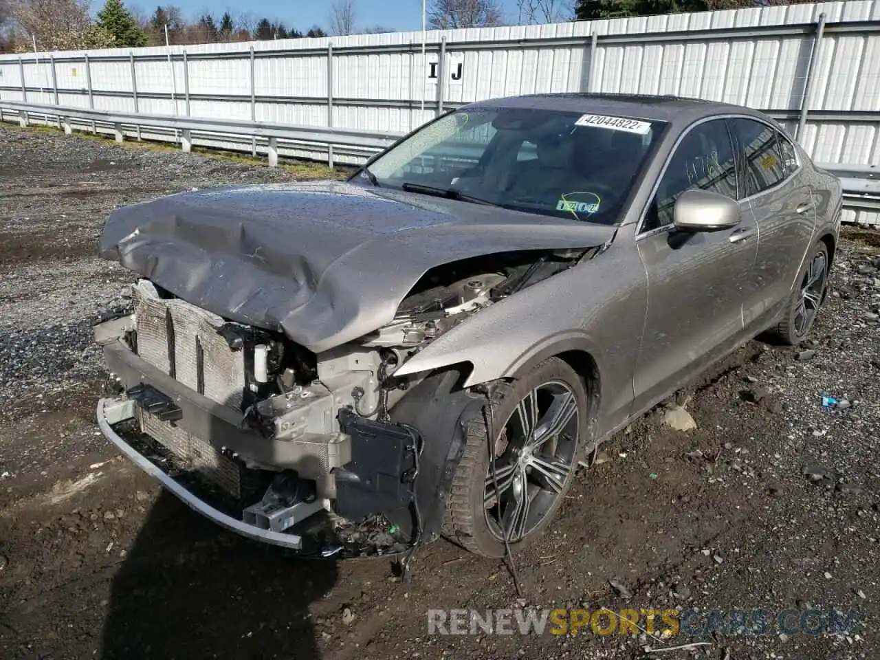 2 Photograph of a damaged car 7JRA22TL2KG000707 VOLVO S60 2019