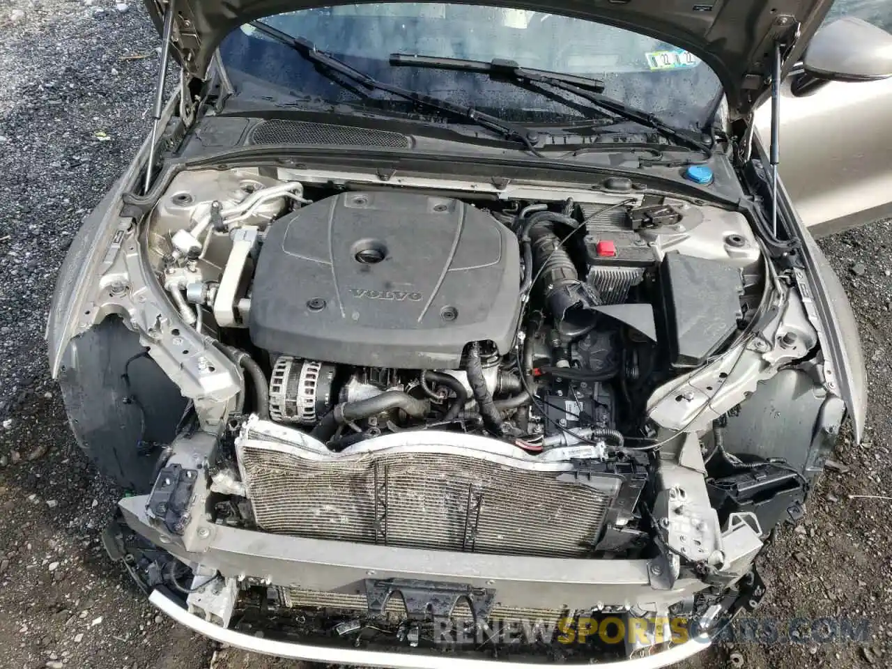 7 Photograph of a damaged car 7JRA22TL2KG000707 VOLVO S60 2019