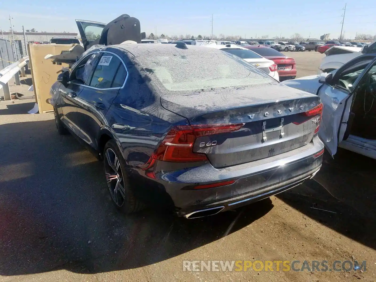 3 Photograph of a damaged car 7JRA22TL2KG004045 VOLVO S60 2019