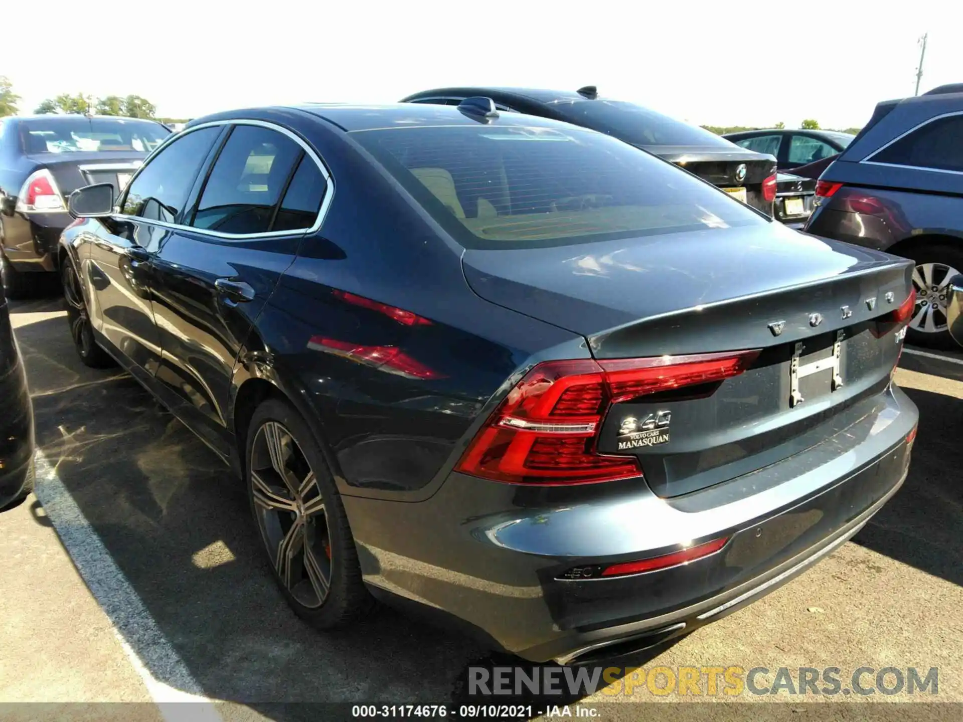 3 Фотография поврежденного автомобиля 7JRA22TL2KG013103 VOLVO S60 2019