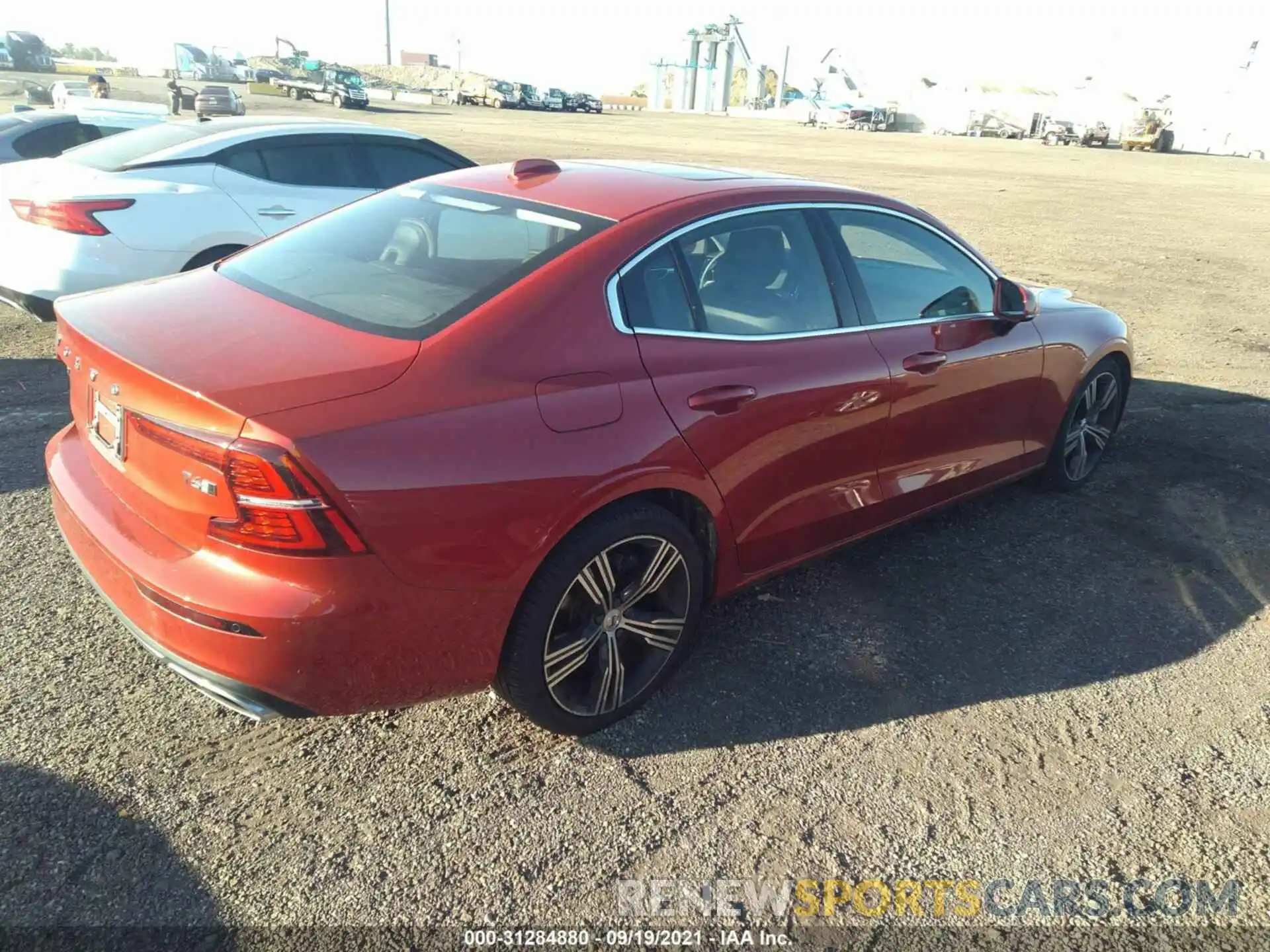 4 Фотография поврежденного автомобиля 7JRA22TL4KG002541 VOLVO S60 2019