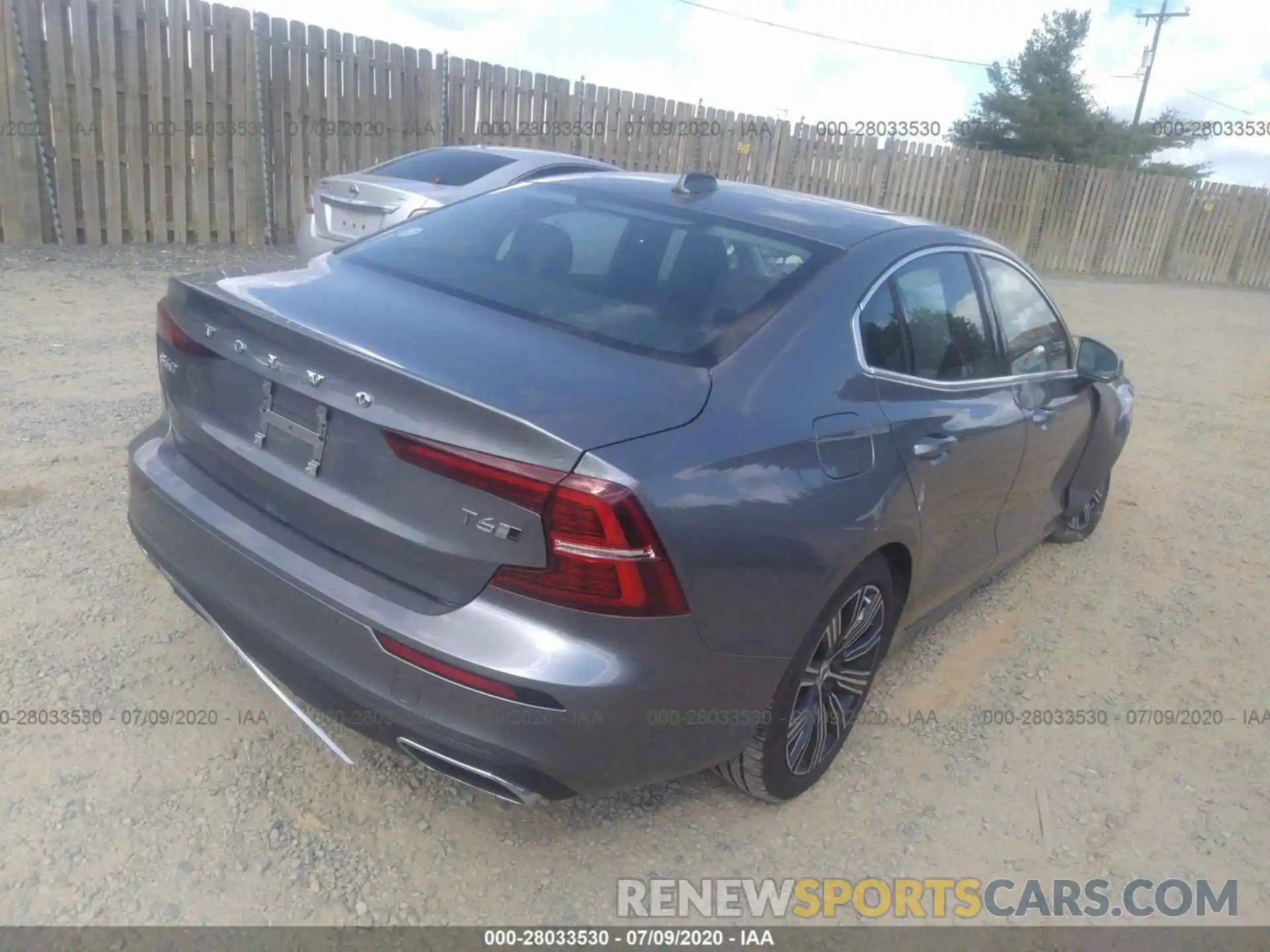 4 Photograph of a damaged car 7JRA22TL4KG004063 VOLVO S60 2019