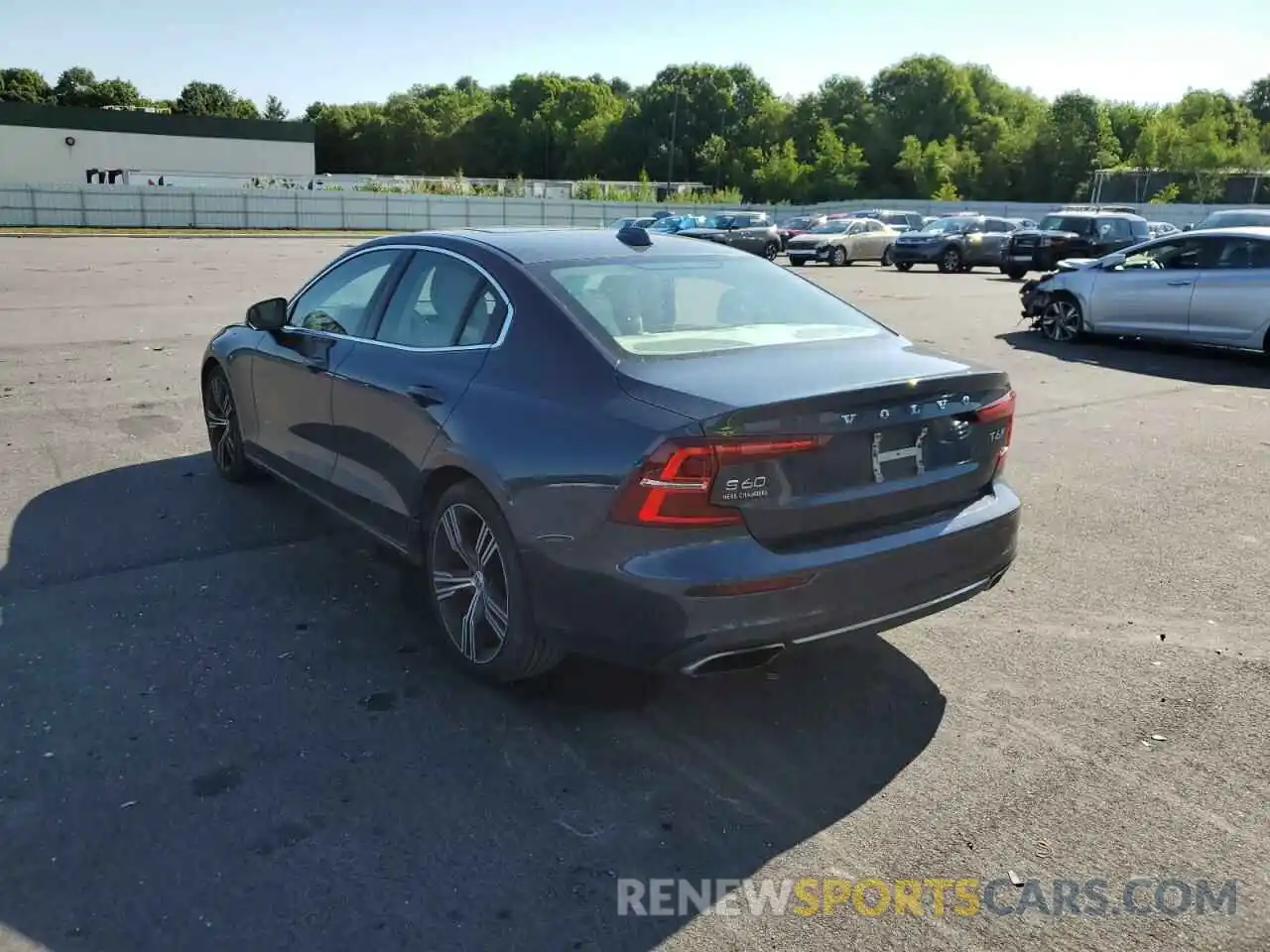 3 Photograph of a damaged car 7JRA22TL4KG016262 VOLVO S60 2019