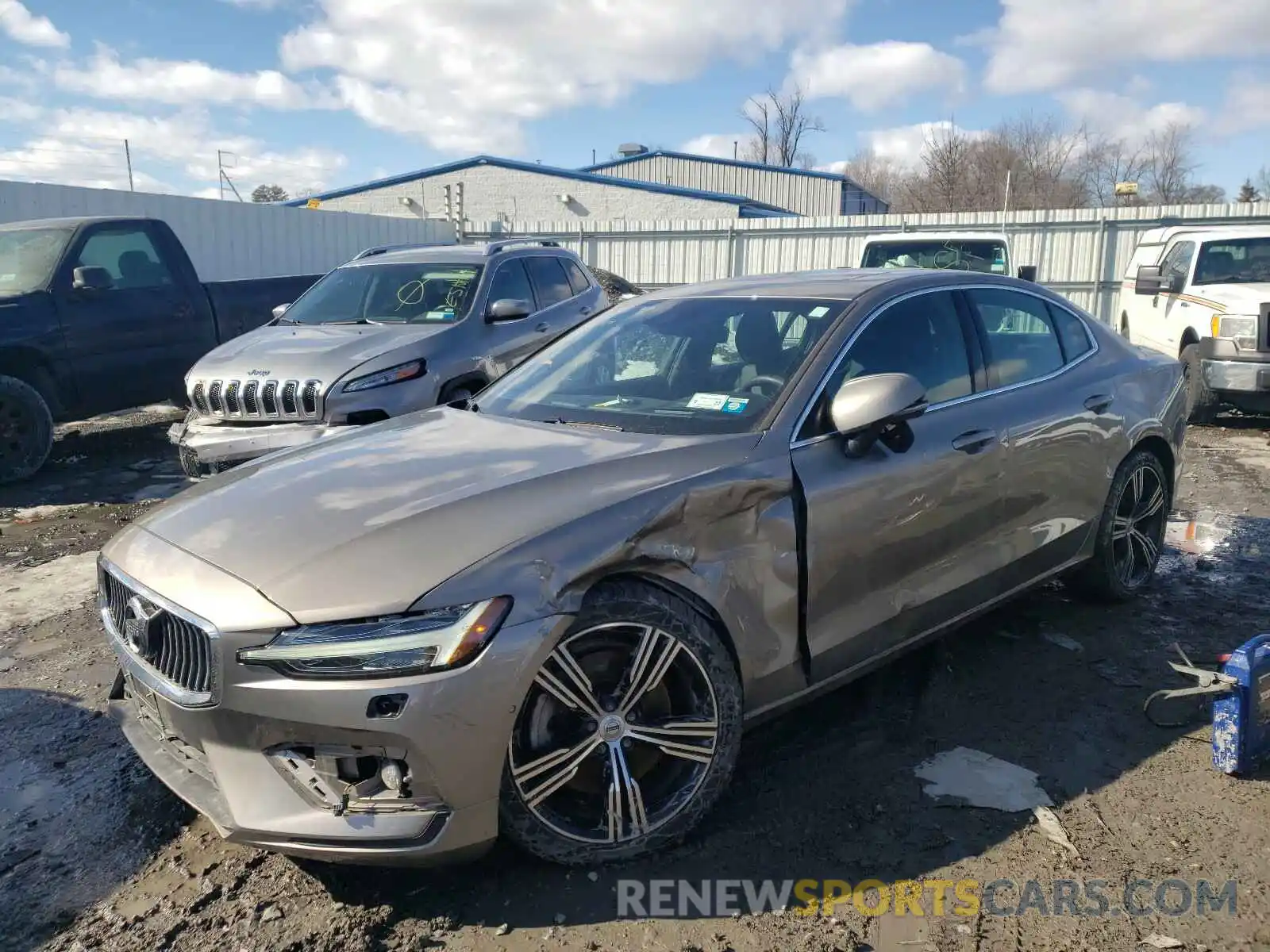 2 Photograph of a damaged car 7JRA22TL5KG009952 VOLVO S60 2019