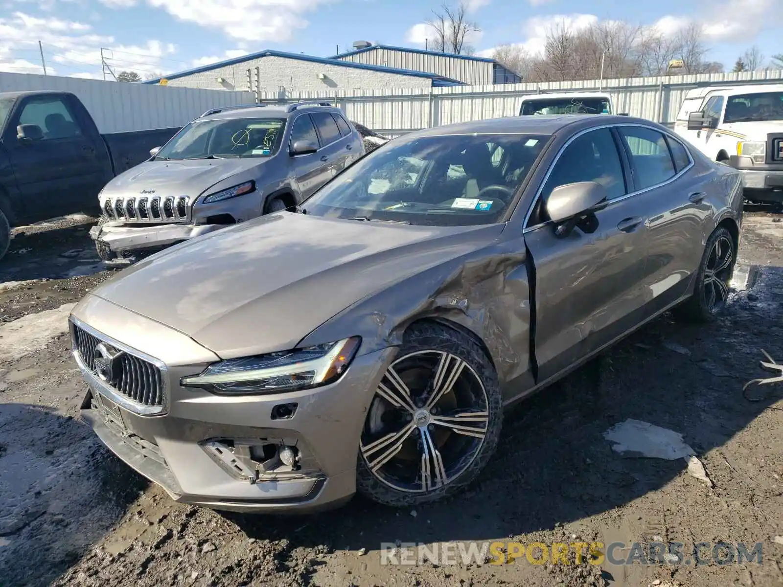 9 Photograph of a damaged car 7JRA22TL5KG009952 VOLVO S60 2019