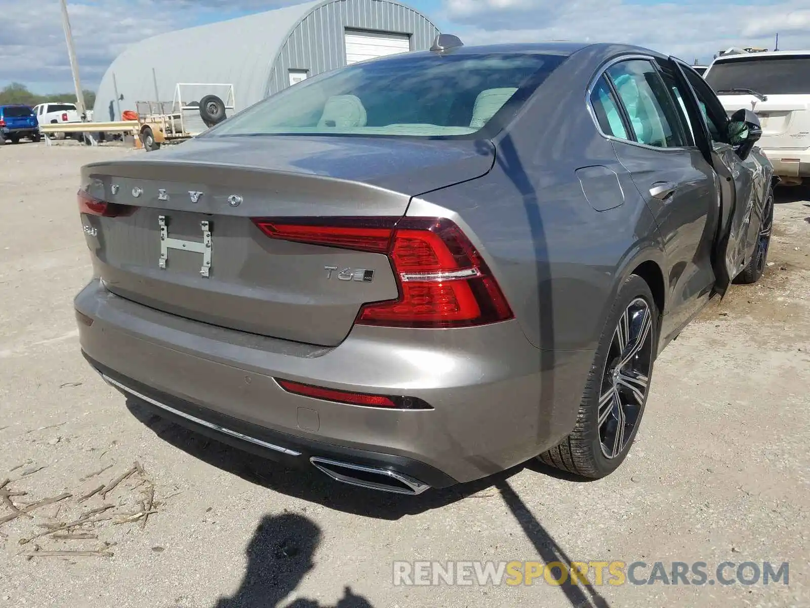 4 Photograph of a damaged car 7JRA22TL6KG001147 VOLVO S60 2019