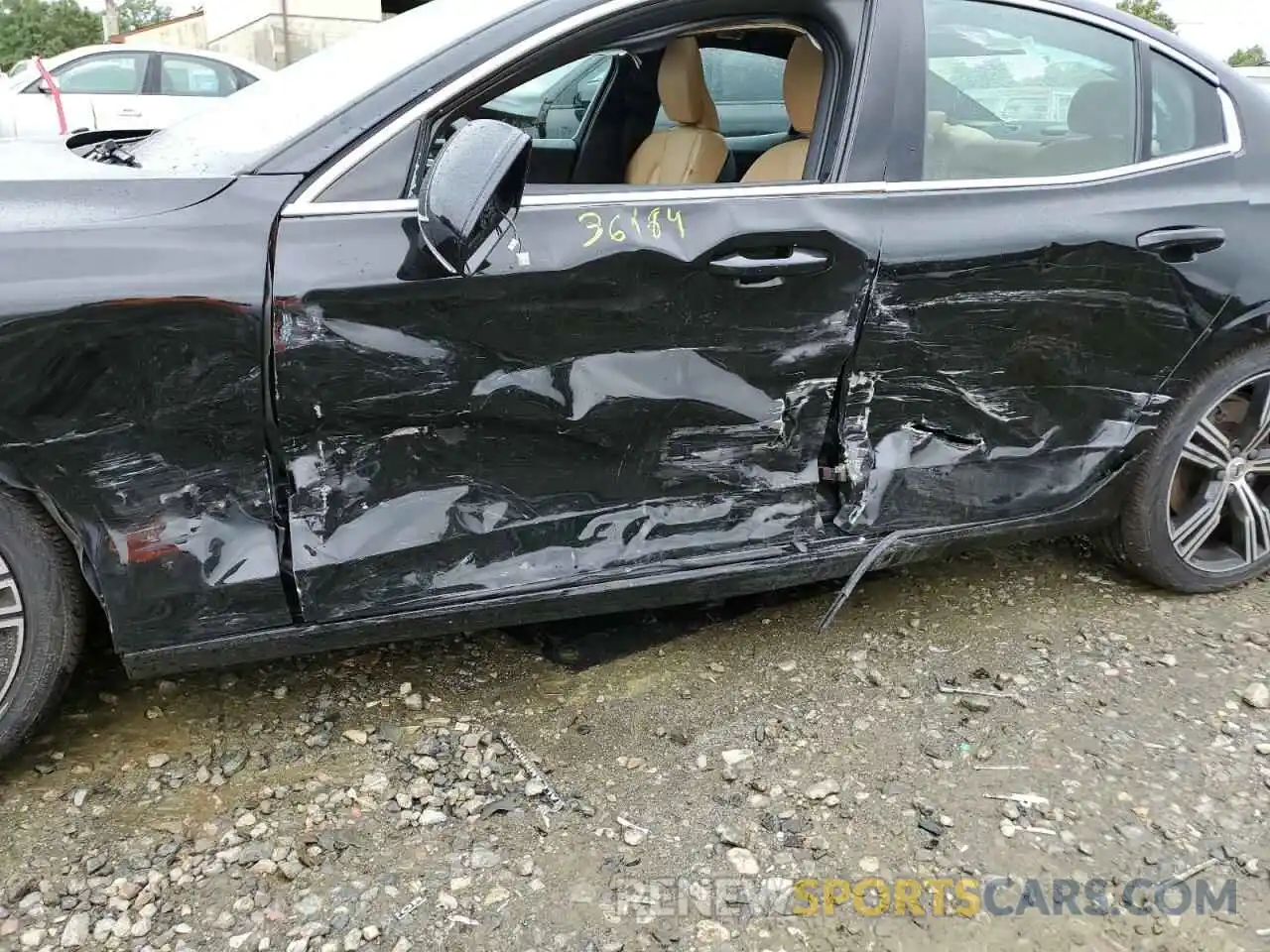 9 Photograph of a damaged car 7JRA22TL6KG001794 VOLVO S60 2019