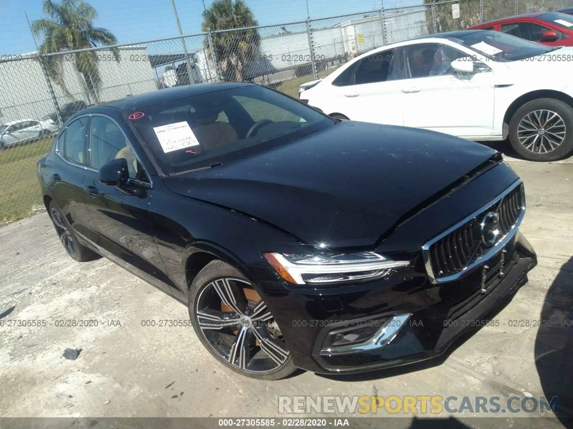 1 Photograph of a damaged car 7JRA22TL8KG014305 VOLVO S60 2019