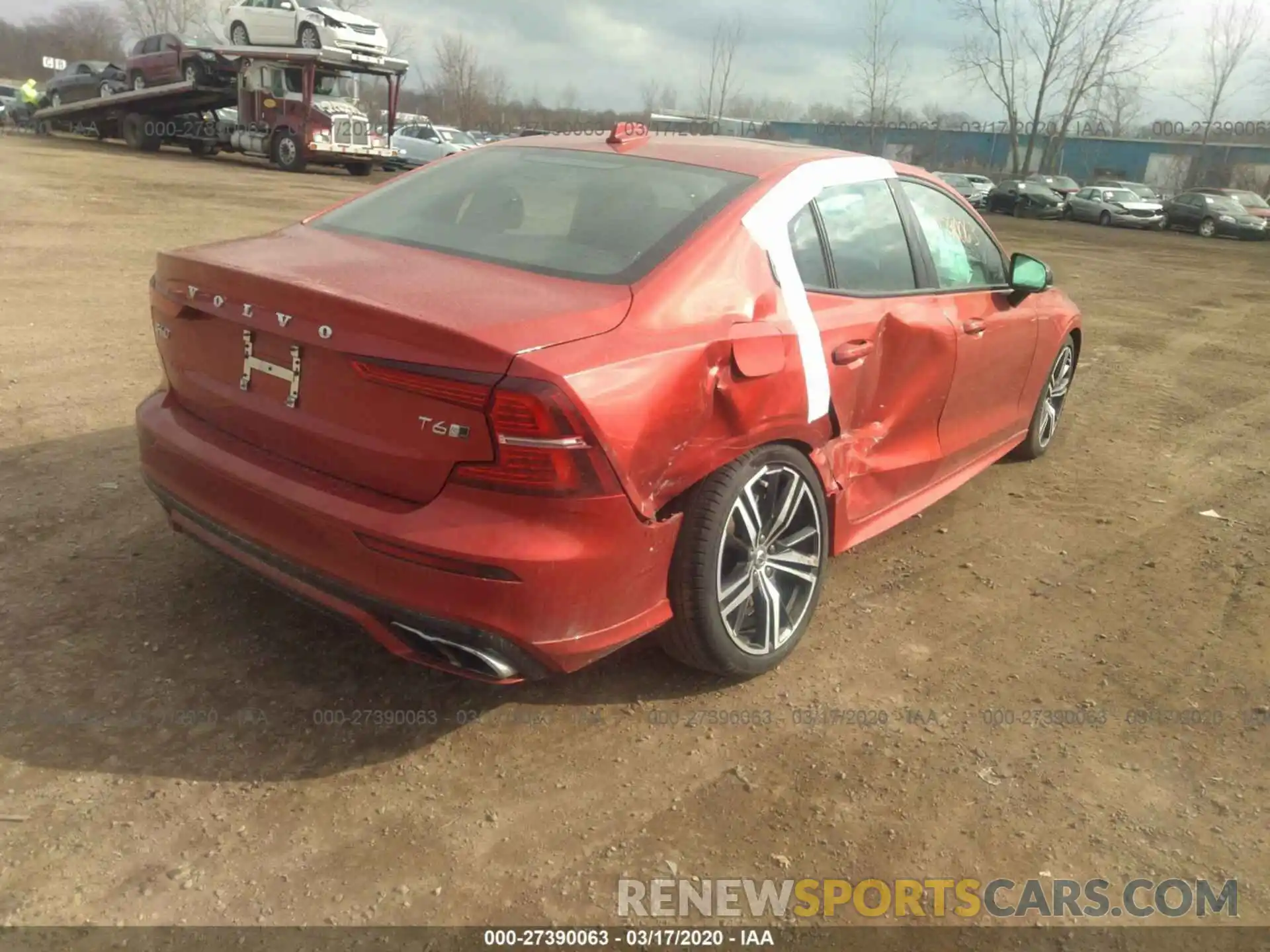 4 Photograph of a damaged car 7JRA22TM0KG001590 VOLVO S60 2019