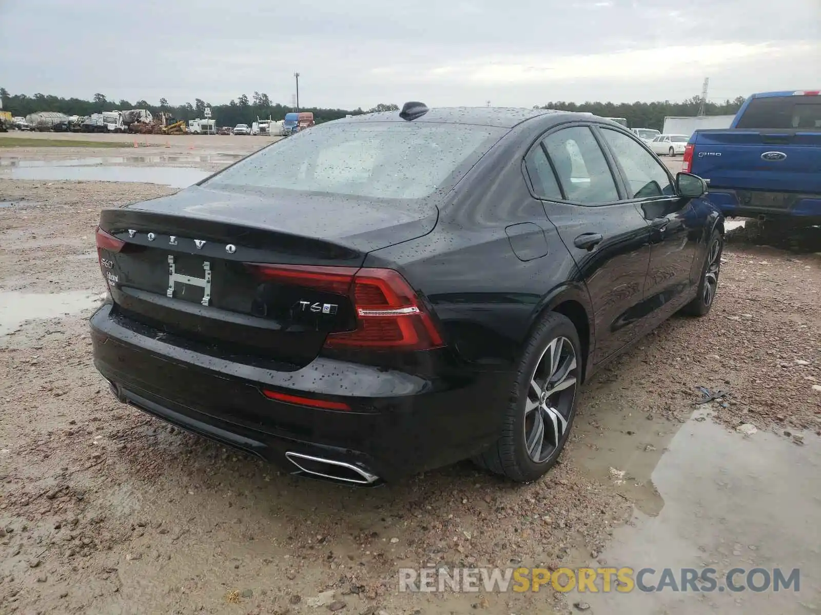 4 Фотография поврежденного автомобиля 7JRA22TM0KG013870 VOLVO S60 2019