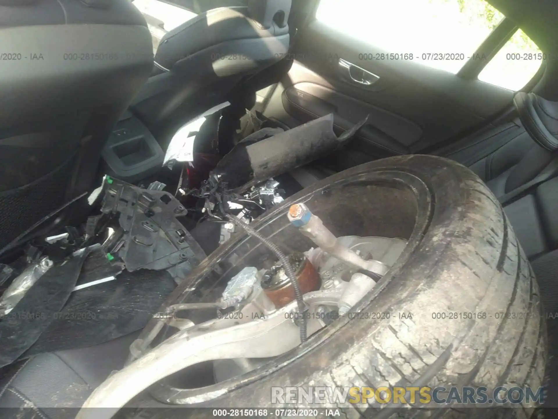 12 Photograph of a damaged car 7JRA22TM0KG014470 VOLVO S60 2019