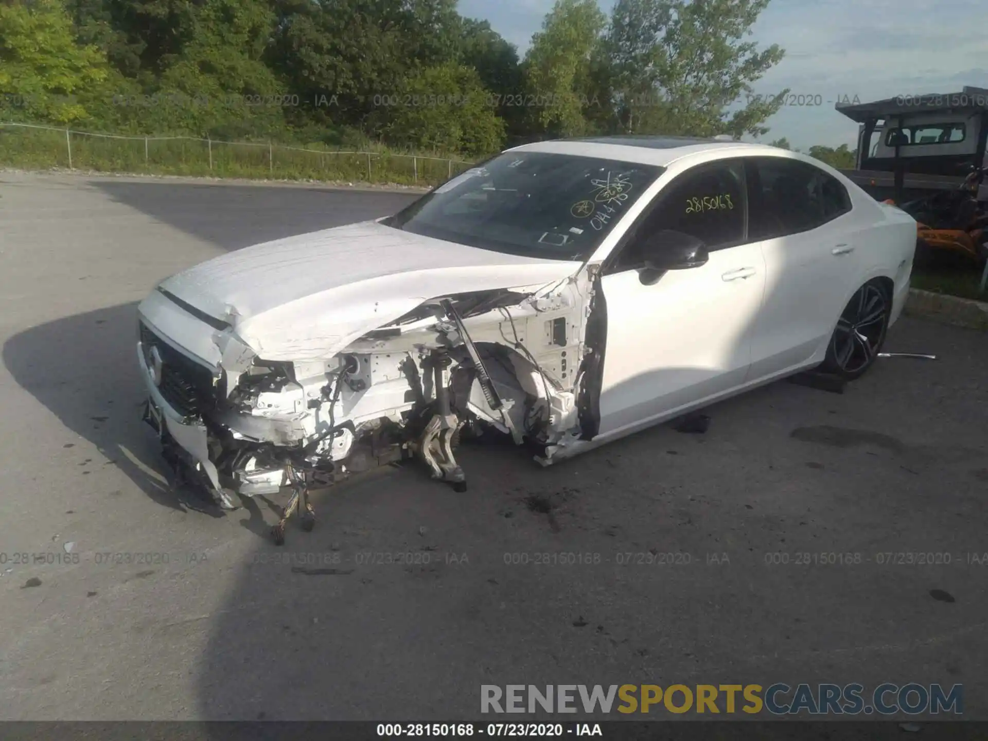 2 Photograph of a damaged car 7JRA22TM0KG014470 VOLVO S60 2019