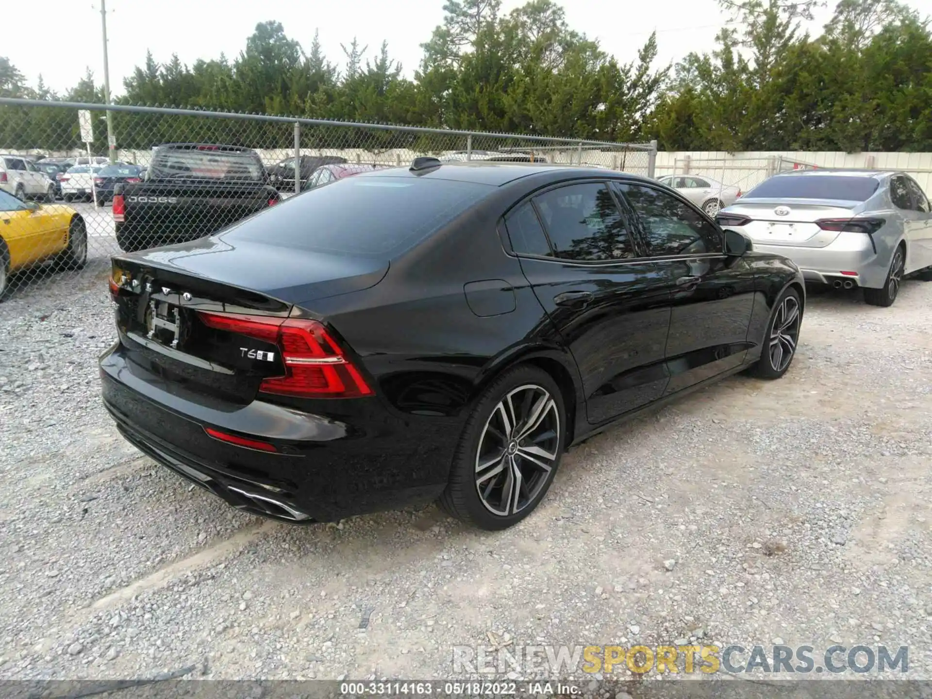 4 Photograph of a damaged car 7JRA22TM0KG014808 VOLVO S60 2019