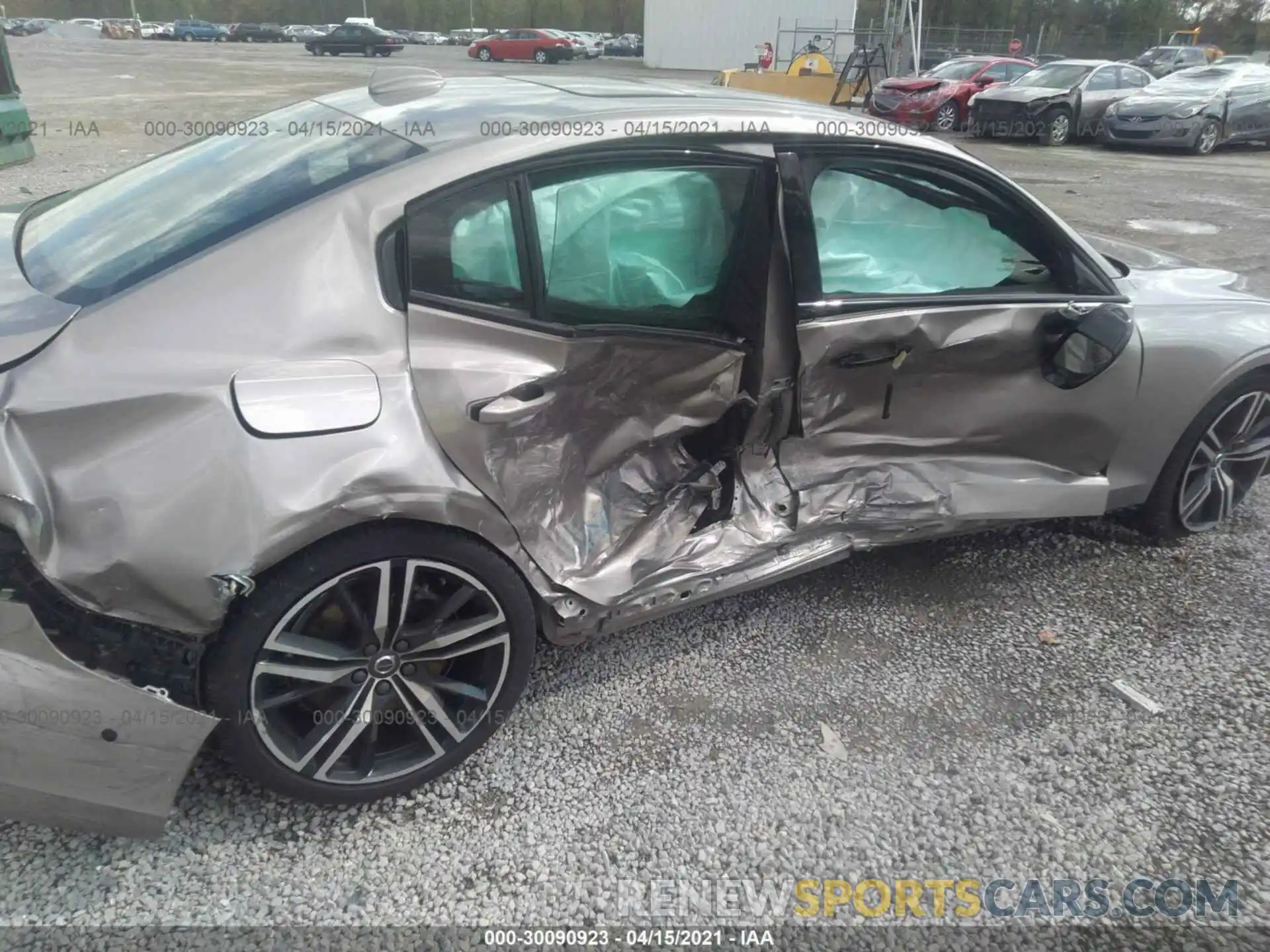 6 Photograph of a damaged car 7JRA22TM1KG017555 VOLVO S60 2019