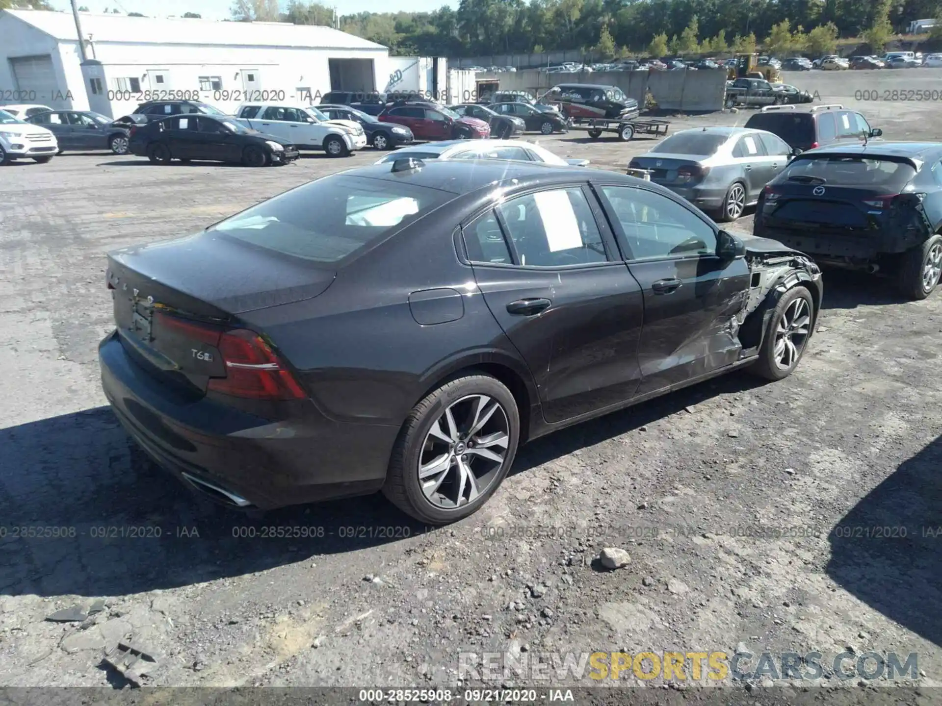 4 Фотография поврежденного автомобиля 7JRA22TM2KG016706 VOLVO S60 2019