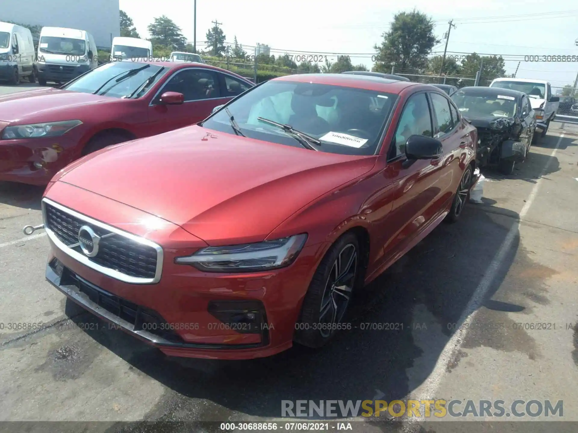 2 Photograph of a damaged car 7JRA22TM4KG000586 VOLVO S60 2019